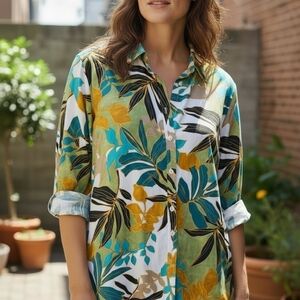 Chico's No Iron Bright Multicolor Floral Button Down Shirt w Button Cuffs